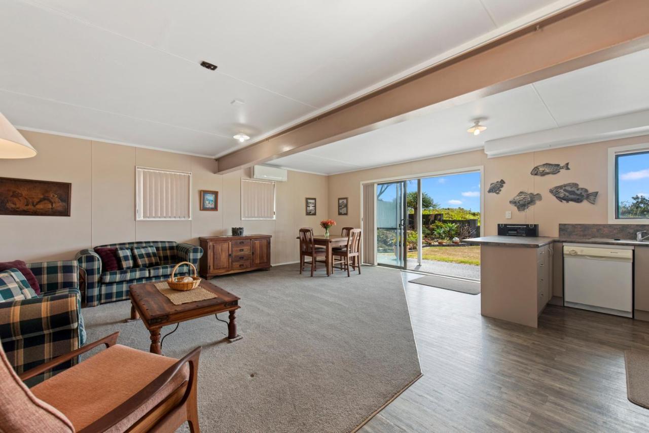 Oceanside Bach - Mount Maunganui Holiday Home Exterior photo